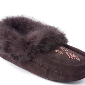 Manitobah Mukluks rare chocolate brown Métis beaded slipper moccasins.